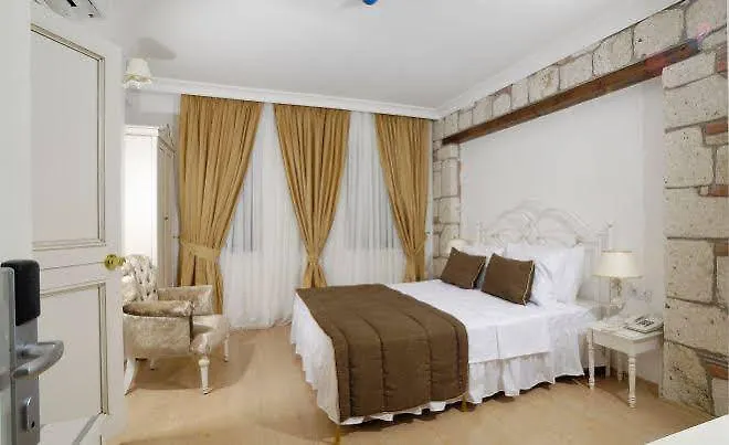 Pupil אלאקאטי